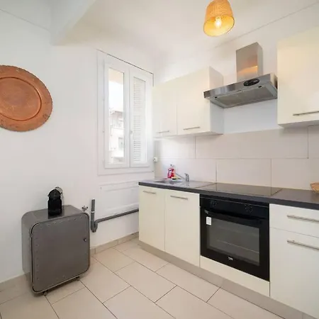 Lägenhet Equipe Balcon 4 Pers St Charles Marseille